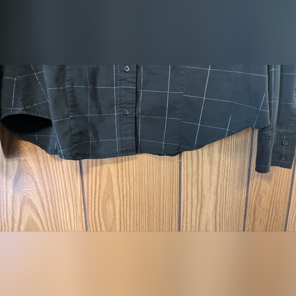 Women’s New York And Company City Stretch Black Button Down Top Sz Large Holiday - Picture 9 of 9